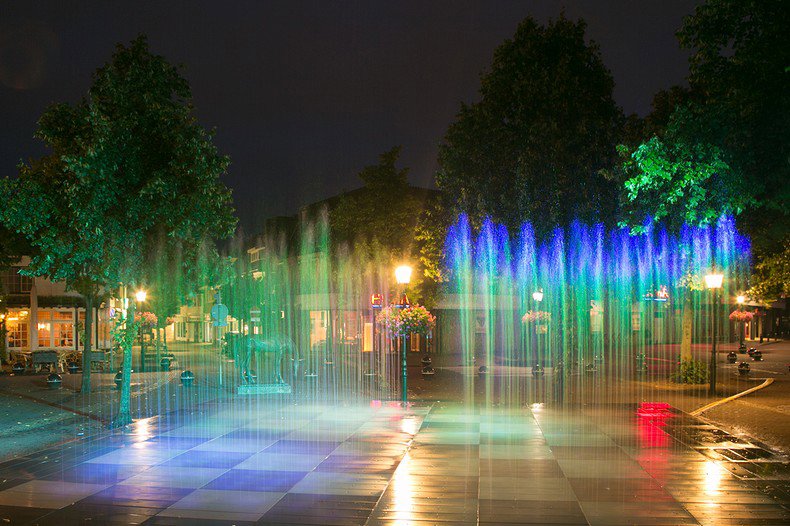 Playfountain waterjets and lightshow