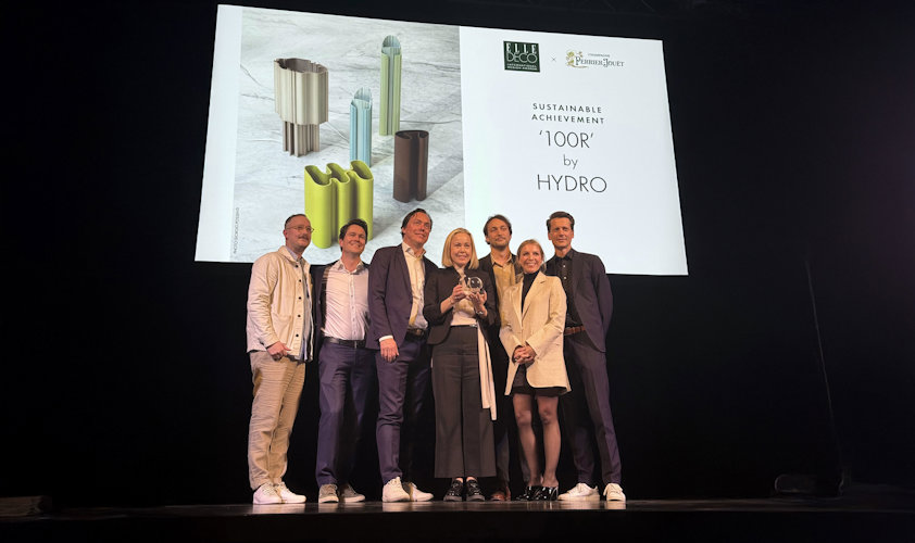 Hydro received the EDIDA award at Milan Design Week. From left: Lars Beller Fjetland (Designer og Art Director), Nicolay Schweigaard (Hydro), Marijn Rietveld (Hydro), Erika Ahlqvist (Hydro), Herman Kristoffer Skjølsvik (Hydro), representative from ELLE Decoration and Asle Forsbak (Hydro).